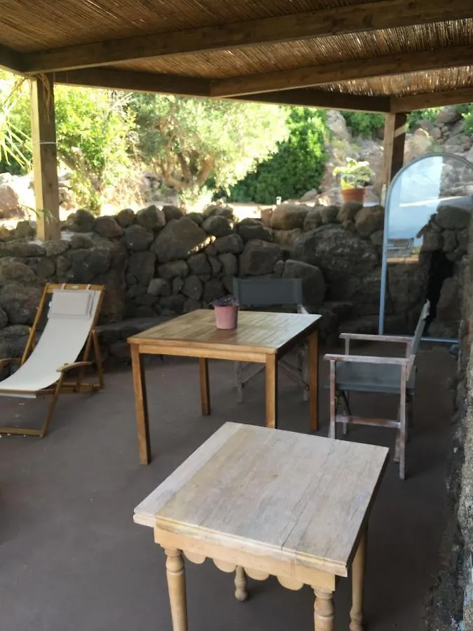 Dammusi Il Serralh -Pantelleria- Scauri