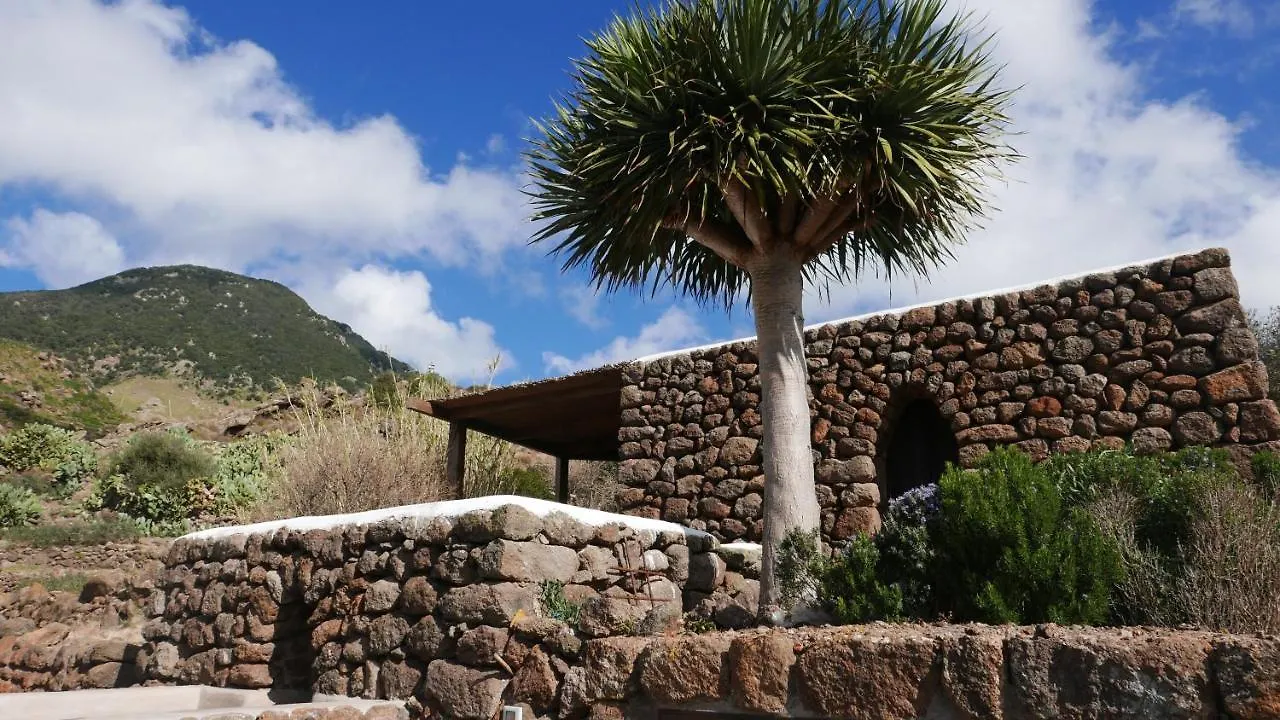 Dammusi Il Serralh -Pantelleria- Scauri  0*, Scauri (Sicily)