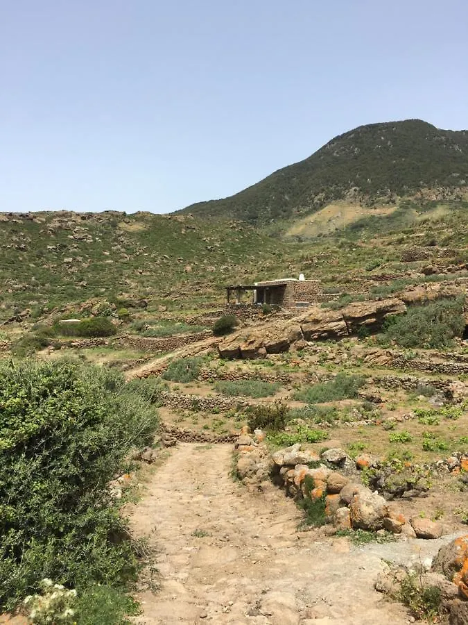 Dammusi Il Serralh -Pantelleria- Scauri