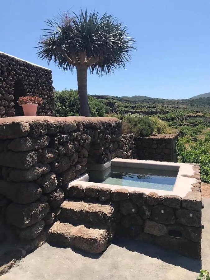 Dammusi Il Serralh -Pantelleria- Scauri
