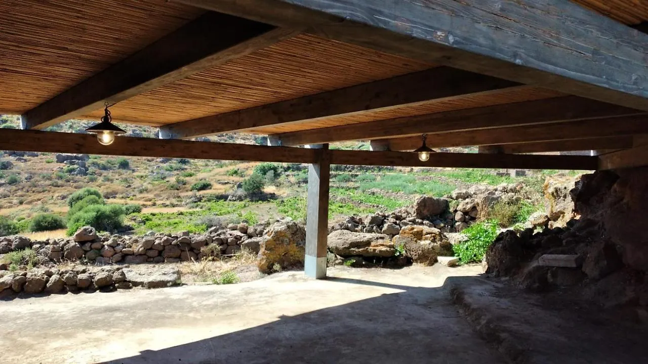 Dammusi Il Serralh -Pantelleria- Scauri